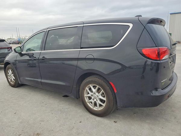 2020 CHRYSLER VOYAGER