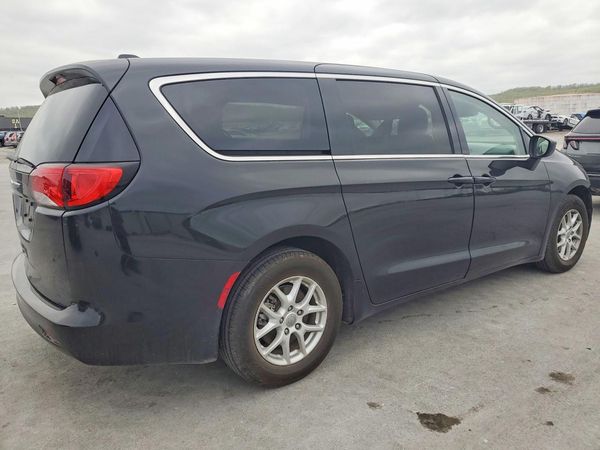 2020 CHRYSLER VOYAGER