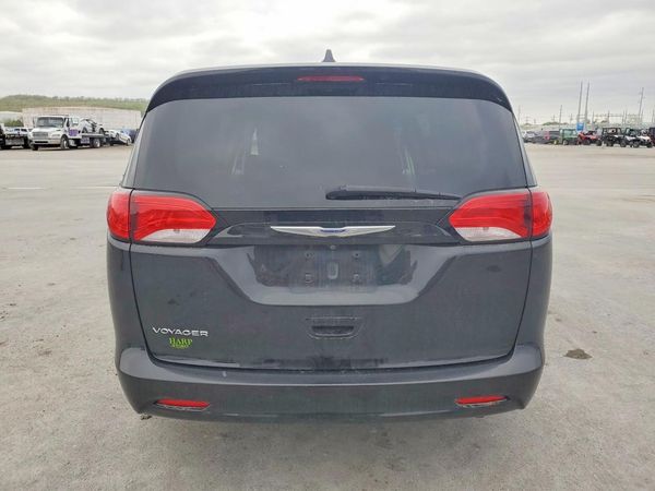 2020 CHRYSLER VOYAGER