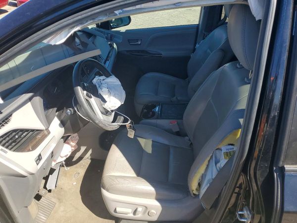 2018 TOYOTA SIENNA