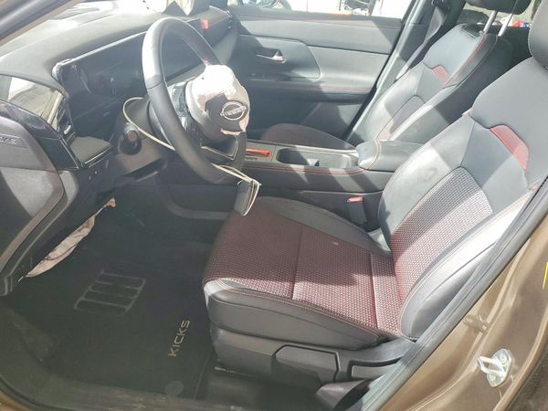 2025 NISSAN KICKS