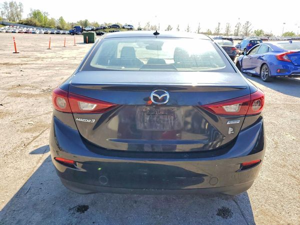 2016 MAZDA MAZDA3 SE