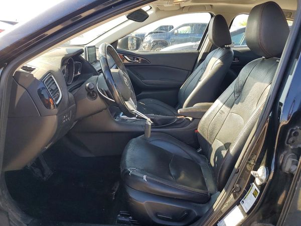 2016 MAZDA MAZDA3 SE