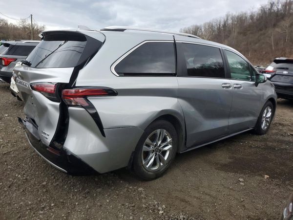 2024 TOYOTA SIENNA