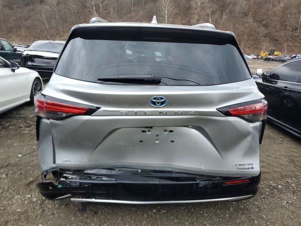 2024 TOYOTA SIENNA