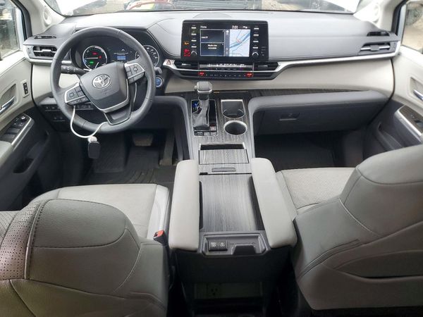 2024 TOYOTA SIENNA