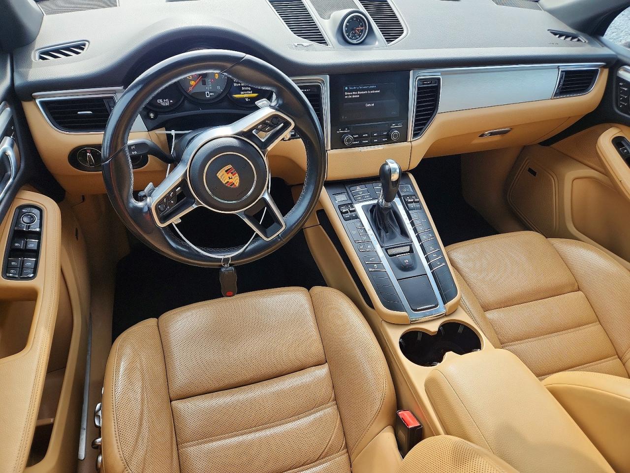 2017 PORSCHE MACAN
