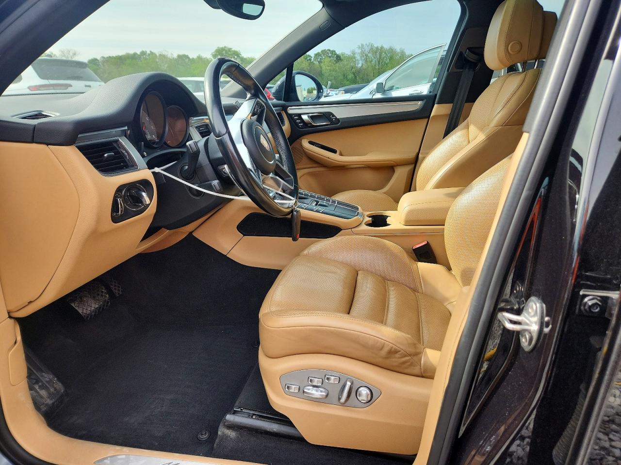 2017 PORSCHE MACAN