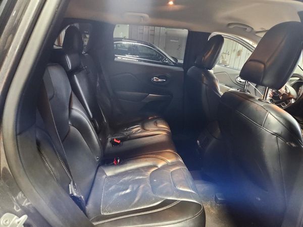 2019 JEEP CHEROKEE LIMITED FWD