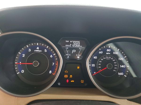 2013 HYUNDAI ELANTRA