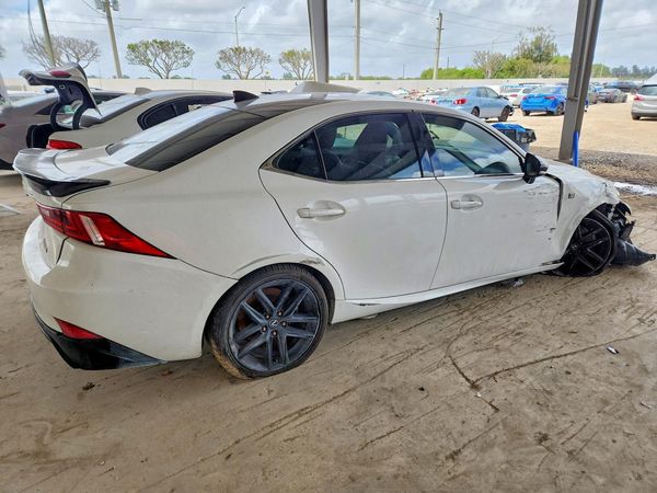 2016 LEXUS IS 200T