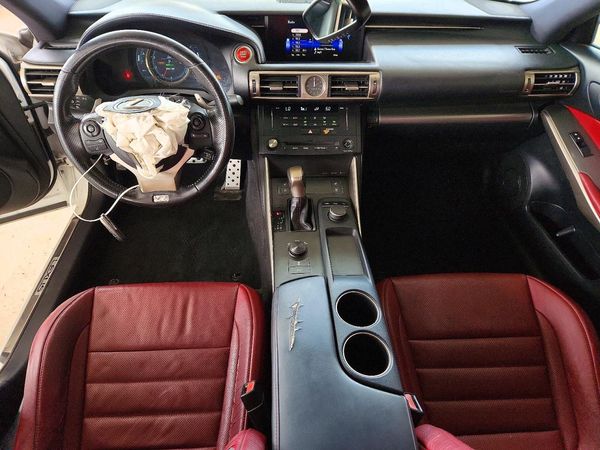 2016 LEXUS IS 200T