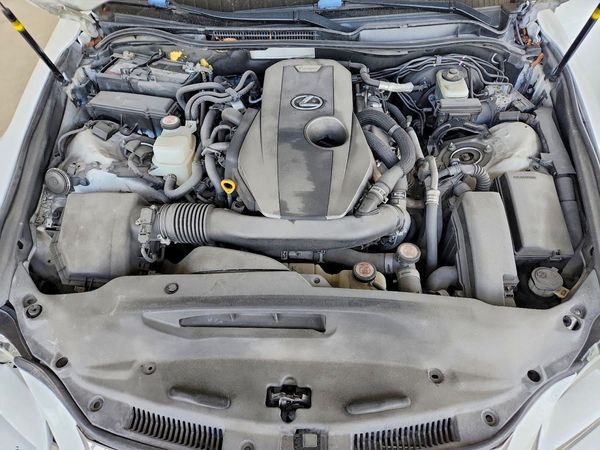 2016 LEXUS IS 200T
