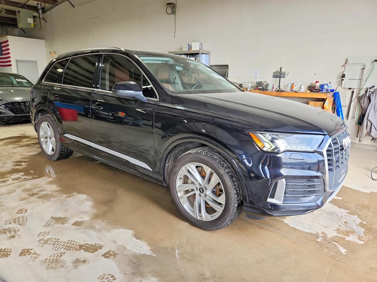 2021 AUDI Q7 quattro Premium Plus