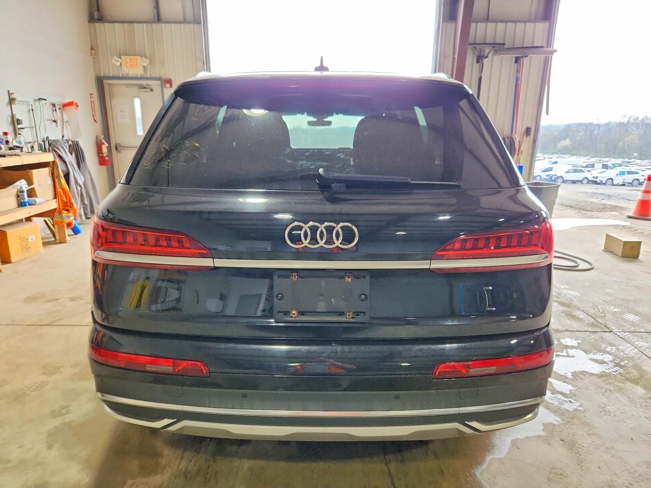 2021 AUDI Q7 quattro Premium Plus
