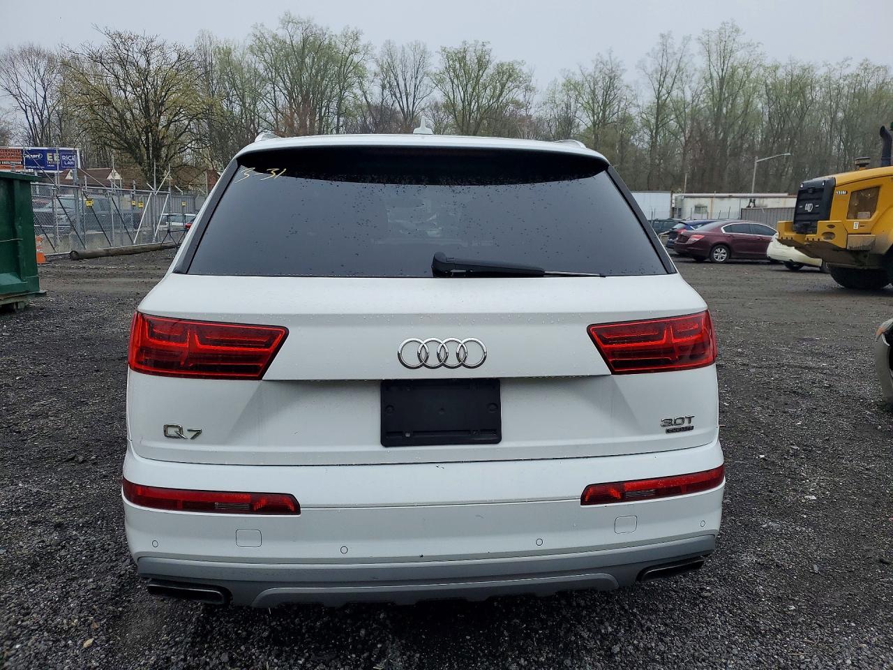 2017 AUDI Q7 quattro Premium Plus