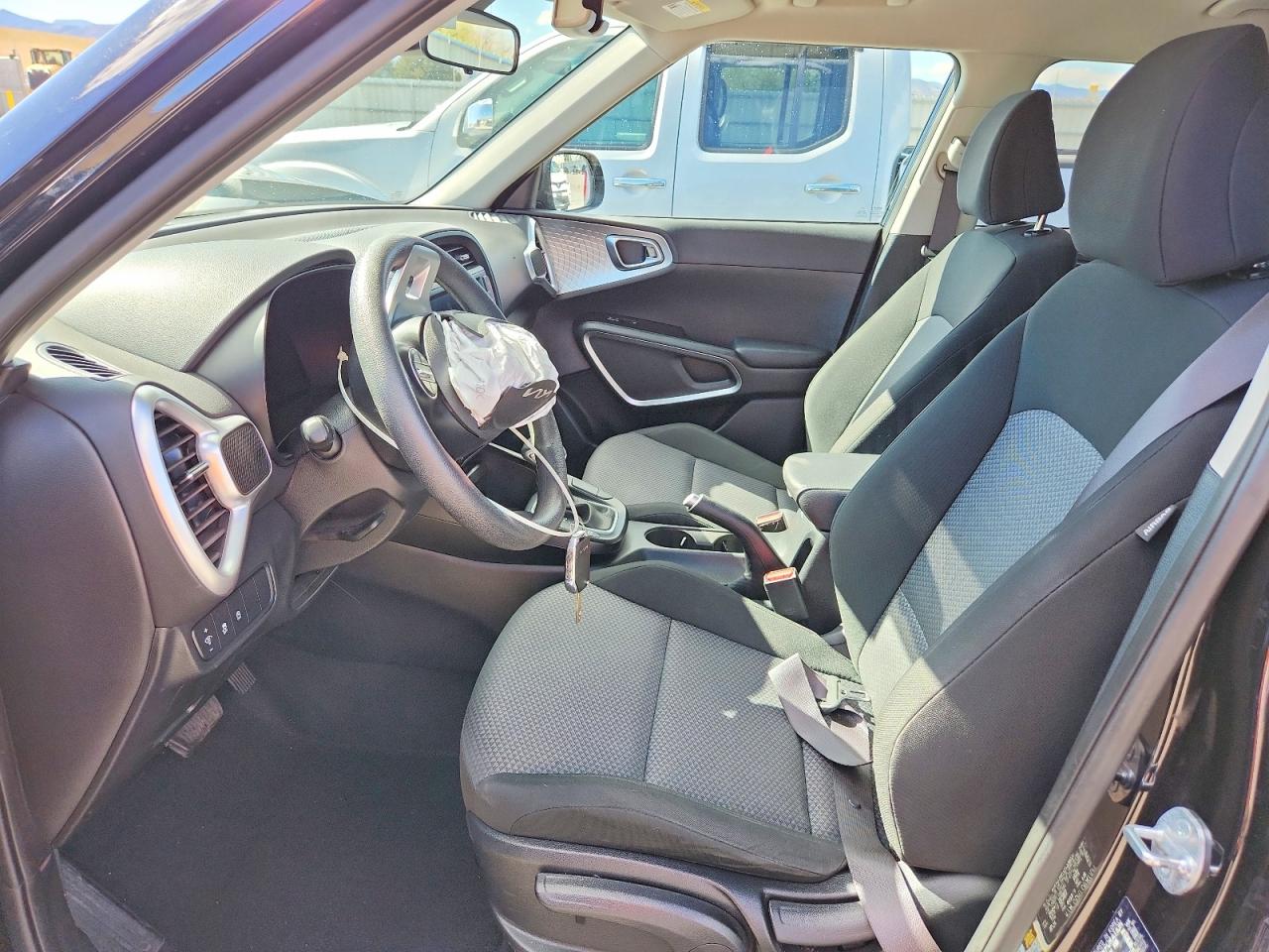 2025 KIA SOUL LX, S