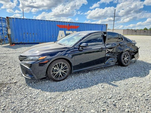 2023 TOYOTA CAMRY SE — Front 3/4