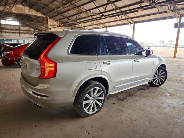 2016 VOLVO XC90