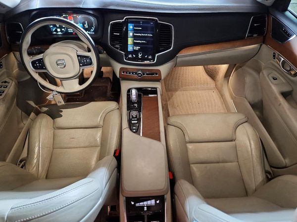2016 VOLVO XC90