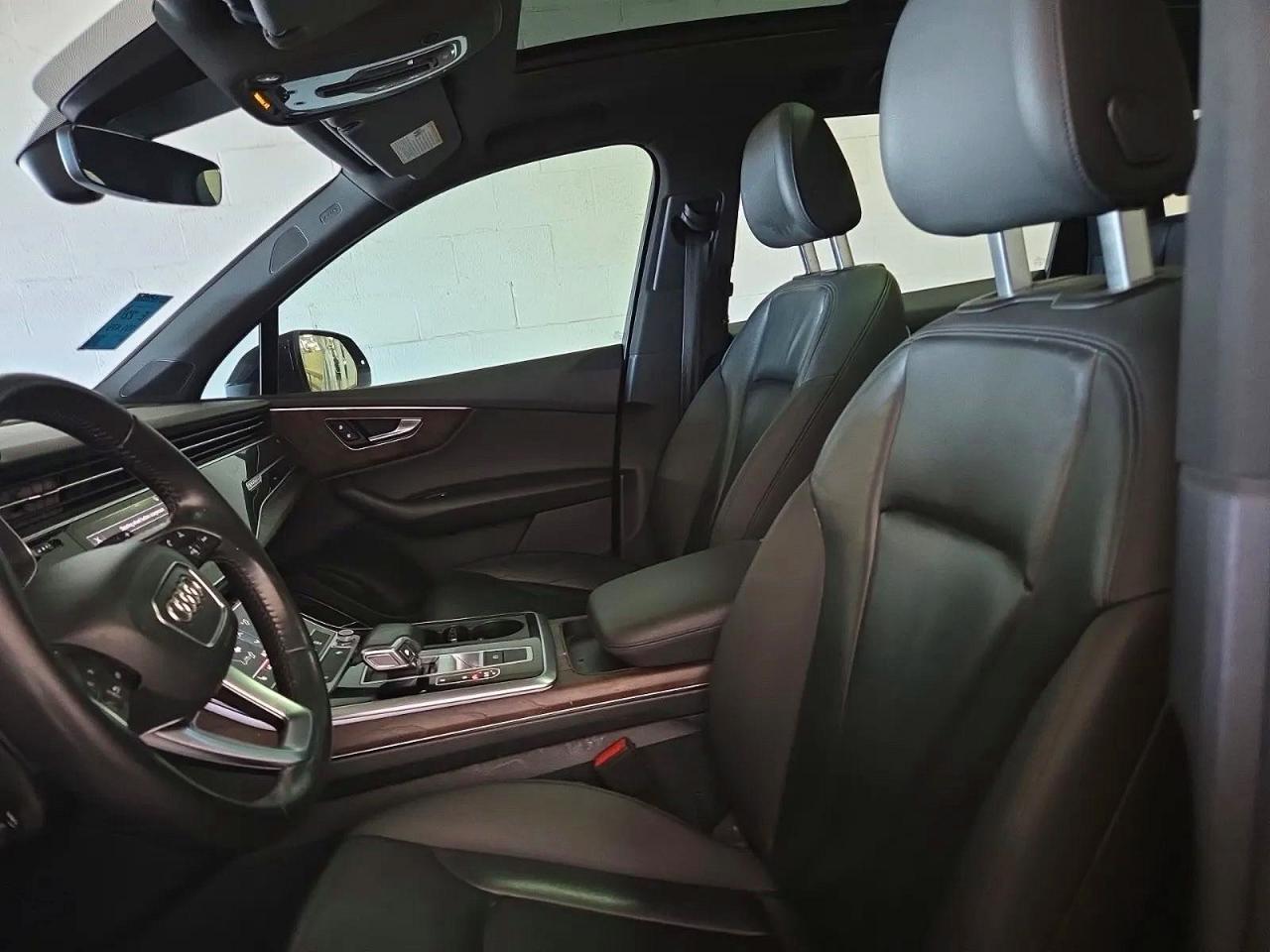 2020 AUDI Q7 quattro Premium Plus