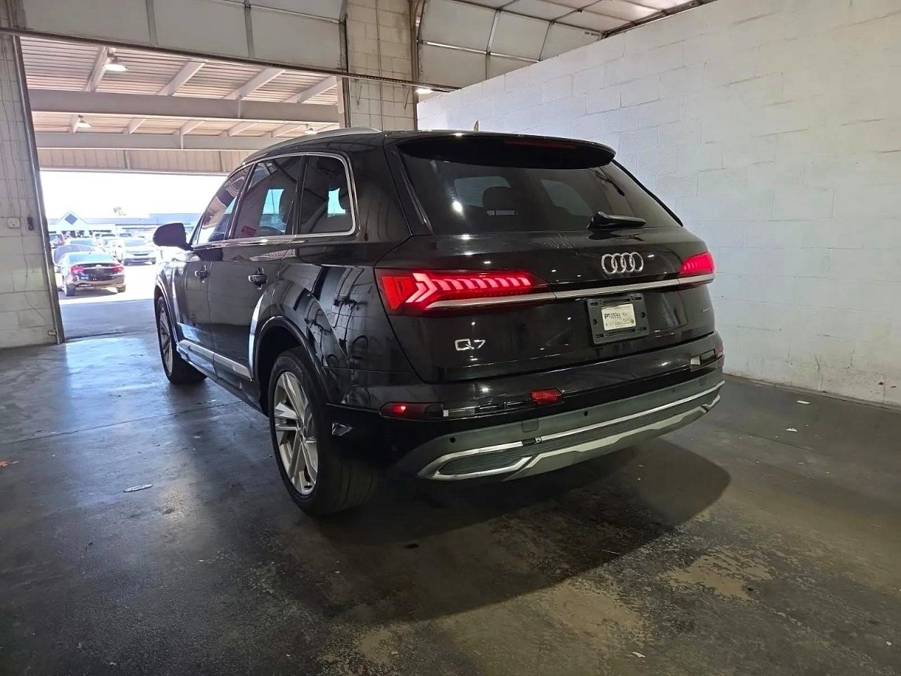 2020 AUDI Q7 quattro Premium Plus
