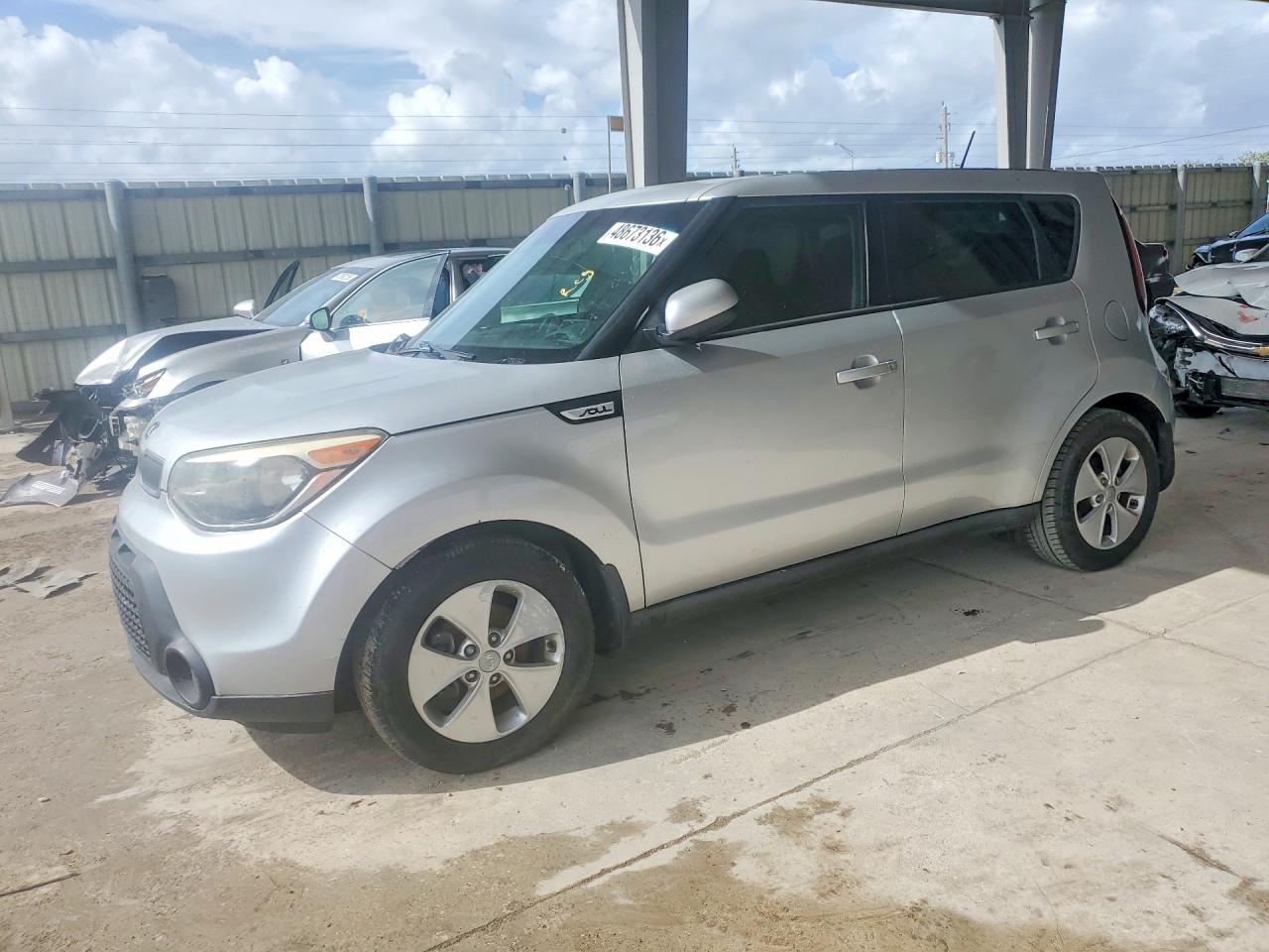 2015 KIA SOUL GL(Middle-low grade) — Front 3/4