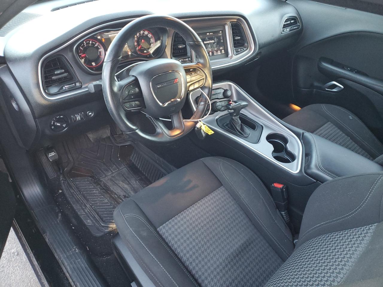2020 DODGE CHALLENGER SXT