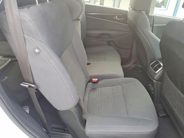 2018 KIA SORENTO L, LX