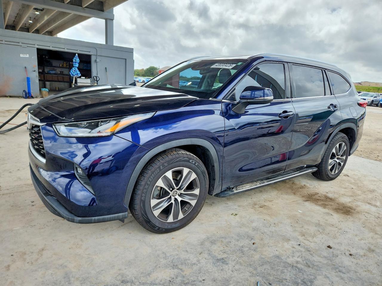 2021 TOYOTA HIGHLANDER XLE