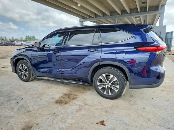 2021 TOYOTA HIGHLANDER XLE