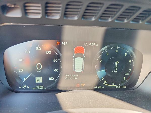 2019 VOLVO XC90 Momentum