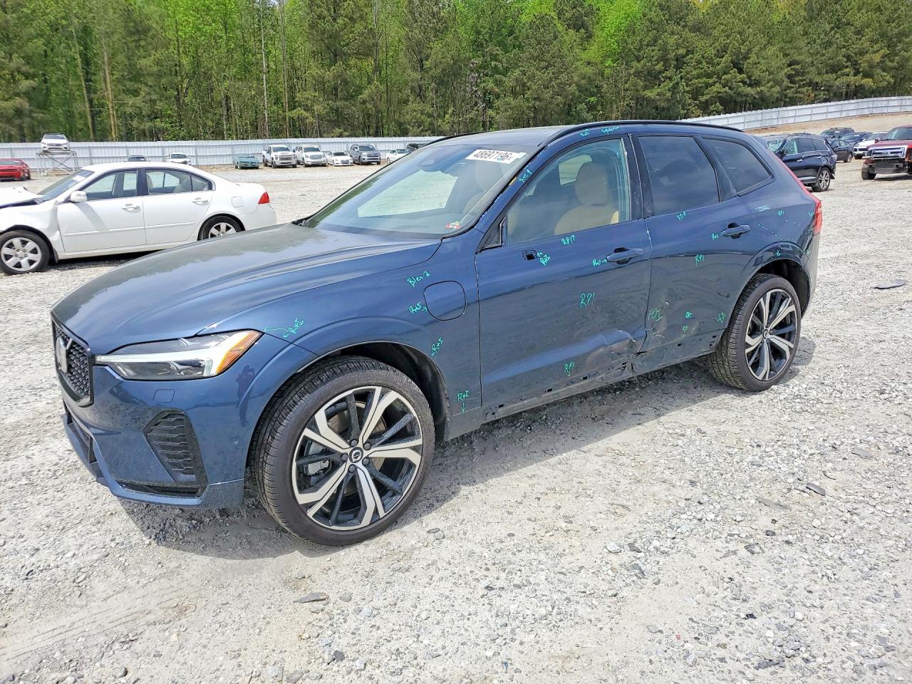 2025 VOLVO XC60 Ultra Dark