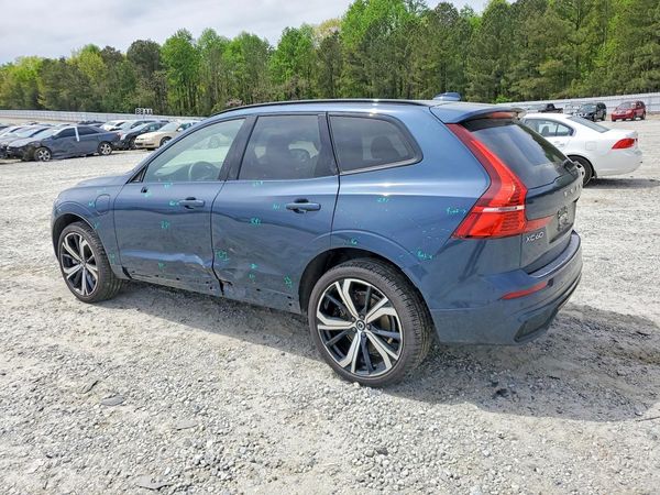 2025 VOLVO XC60 Ultra Dark
