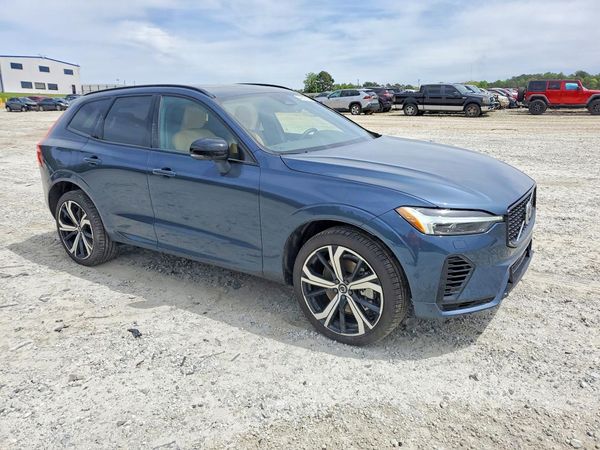 2025 VOLVO XC60 Ultra Dark