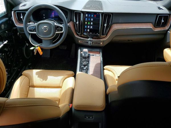 2025 VOLVO XC60 Ultra Dark