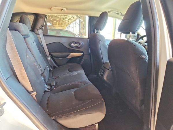 2017 JEEP CHEROKEE LATITUDE FWD