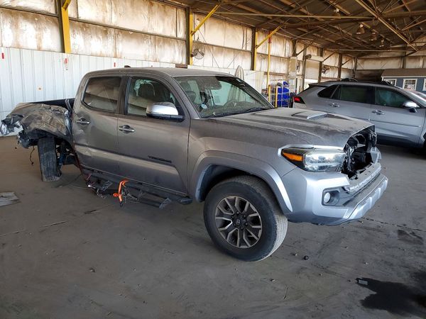 2022 TOYOTA TACOMA SR5