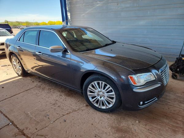 2013 CHRYSLER 300 300C Varvatos — Passenger 3/4