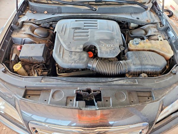 2013 CHRYSLER 300 300C Varvatos — Engine bay