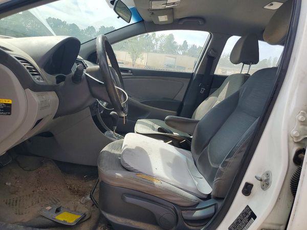 2015 HYUNDAI ACCENT GL(Middle-low) — DENT