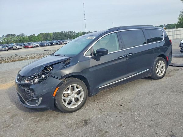 2017 CHRYSLER PACIFICA Touring L Plus