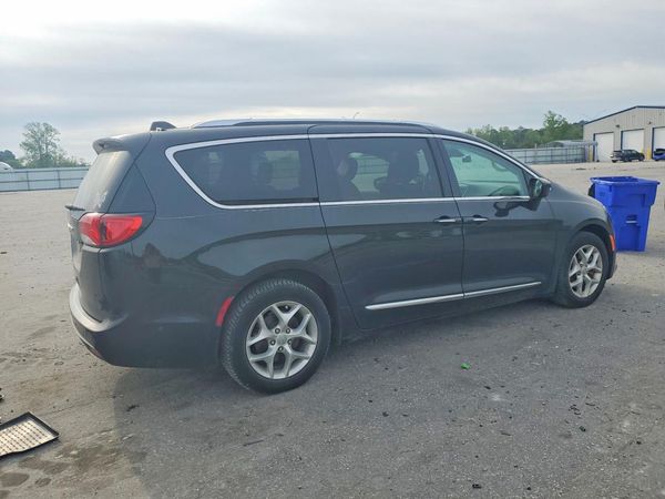 2017 CHRYSLER PACIFICA Touring L Plus