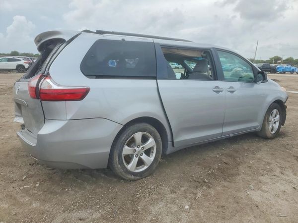 2016 TOYOTA SIENNA