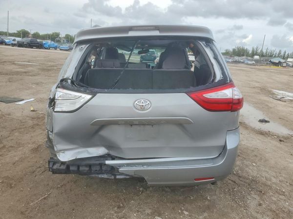 2016 TOYOTA SIENNA
