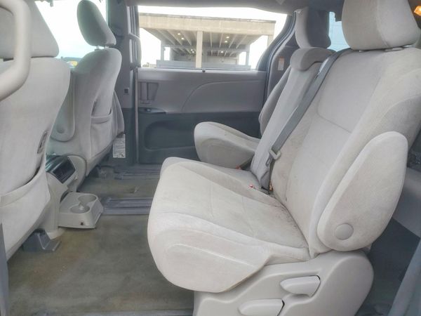 2016 TOYOTA SIENNA