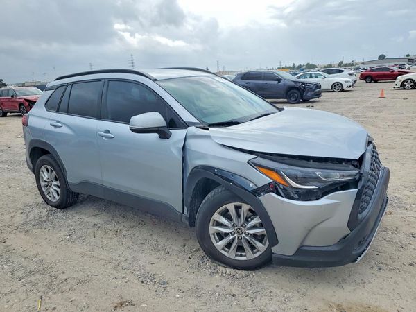 2023 TOYOTA COROLLA CROSS LE