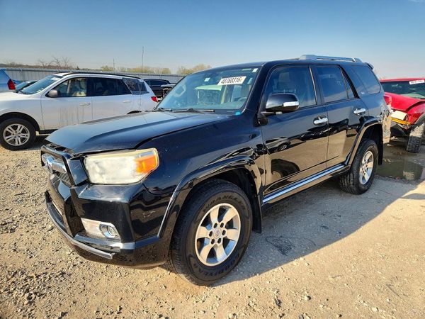 2012 TOYOTA 4RUNNER — Front 3/4