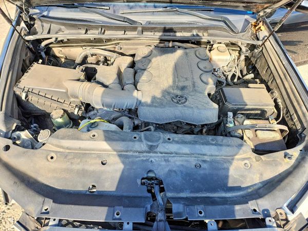 2012 TOYOTA 4RUNNER — Engine bay