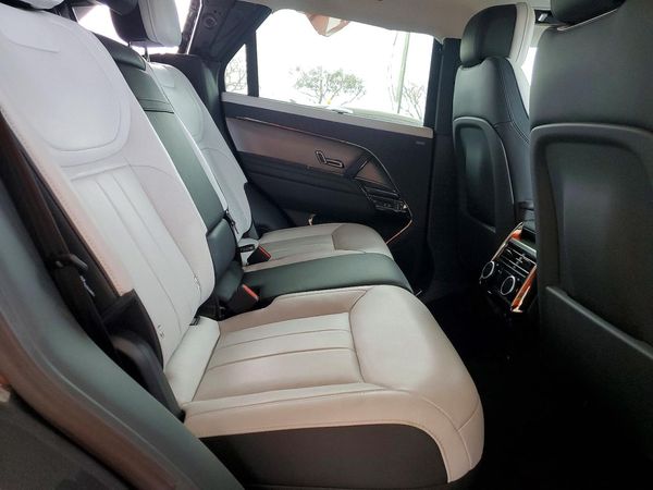 2025 LAND ROVER RANGE ROVER SPORT P400 Dynamic SE